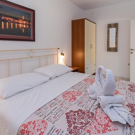 Apartments Irena Krk كرك الغرفة الصورة