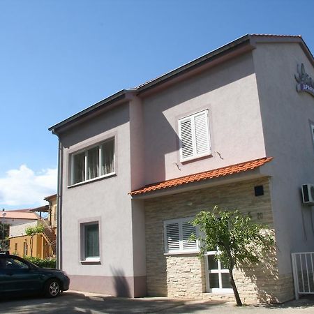 Apartments Irena Krk كرك المظهر الخارجي الصورة