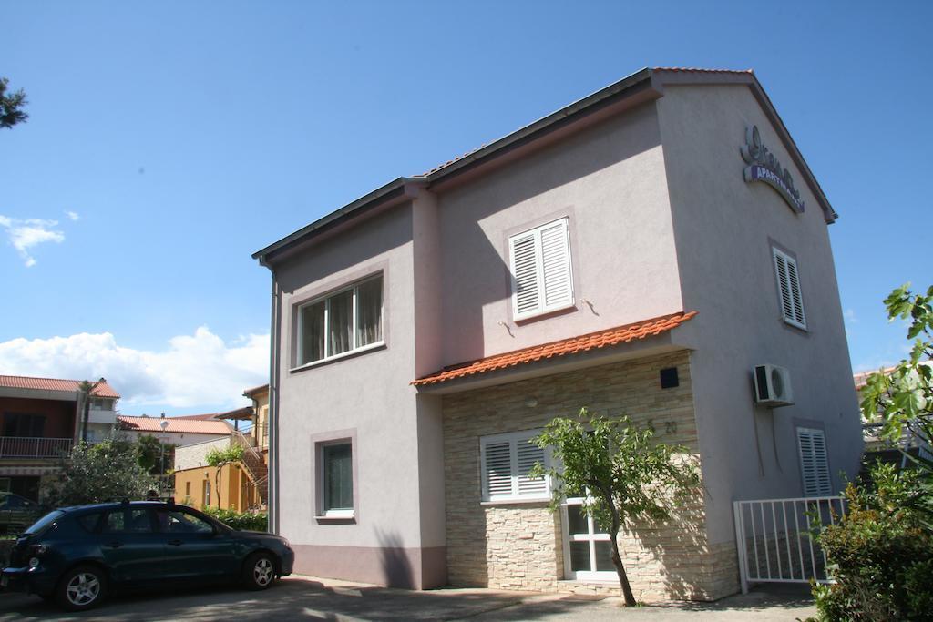 Apartments Irena Krk كرك المظهر الخارجي الصورة