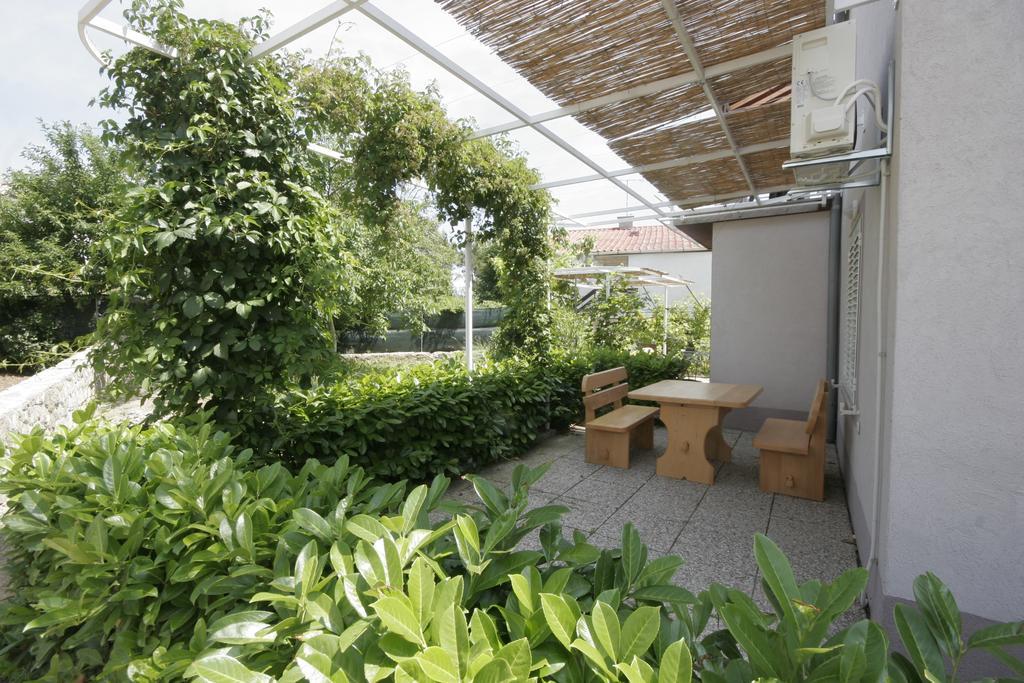 Apartments Irena Krk كرك المظهر الخارجي الصورة