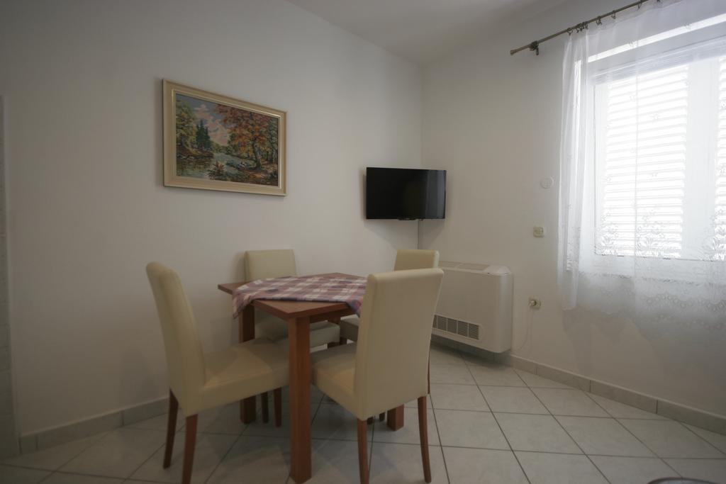 Apartments Irena Krk كرك المظهر الخارجي الصورة