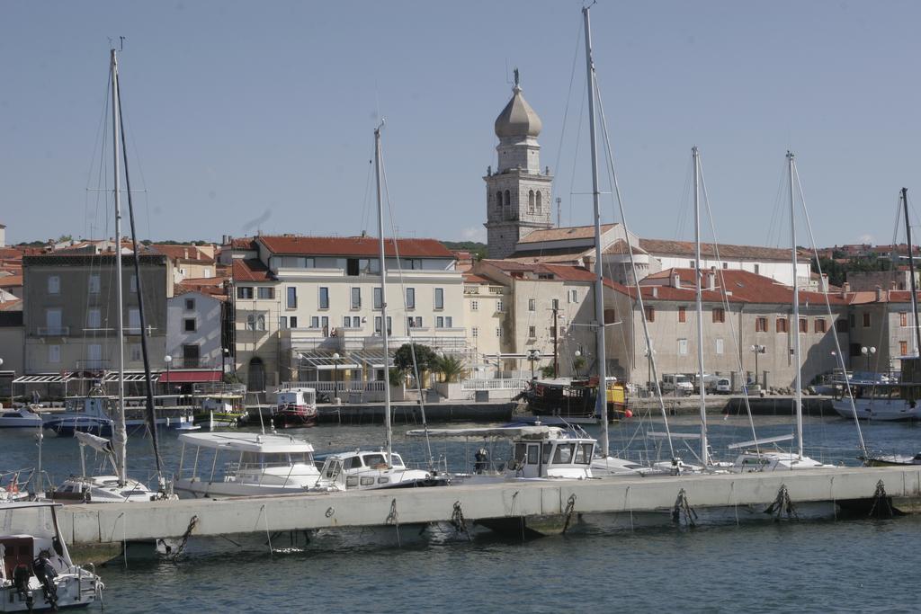 Apartments Irena Krk كرك المظهر الخارجي الصورة