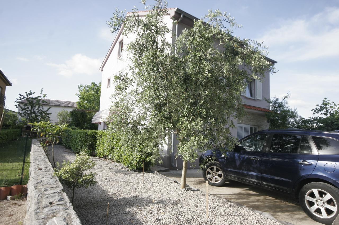 Apartments Irena Krk كرك المظهر الخارجي الصورة