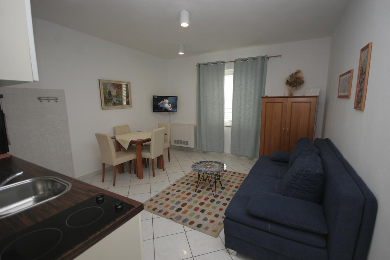 Apartments Irena Krk كرك المظهر الخارجي الصورة