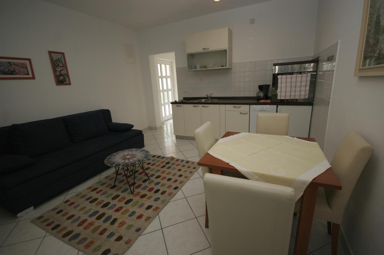 Apartments Irena Krk كرك المظهر الخارجي الصورة